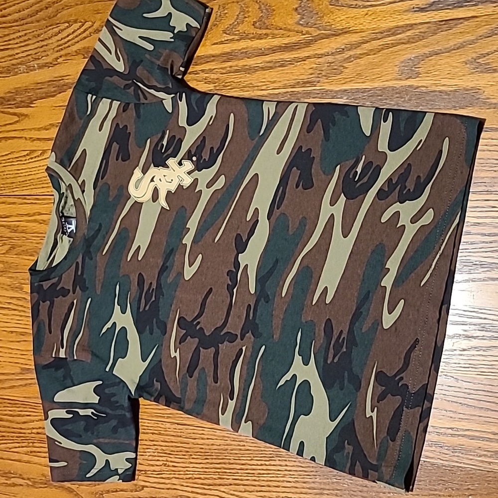 Chicago White Sox Camo Shirt - Boys Large